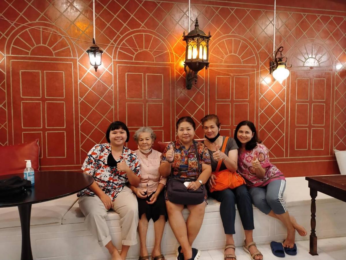 At Night Hotel Chumphon Eksteriør billede